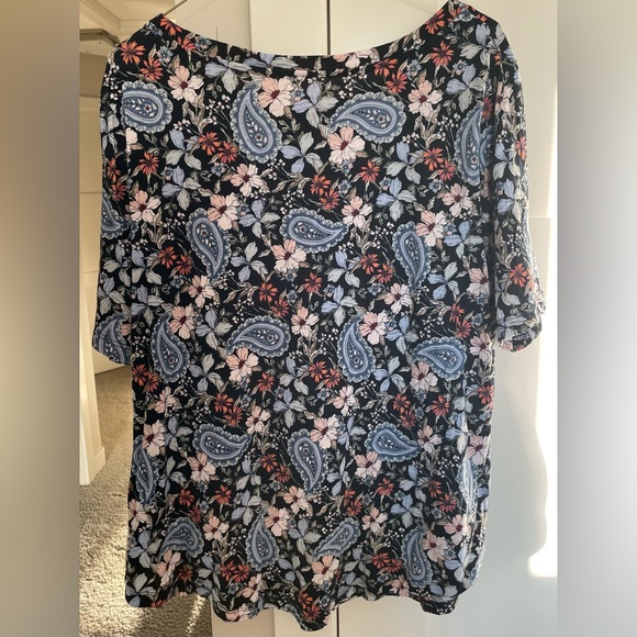 LOFT Short-Sleeved Top - Picture 3 of 6